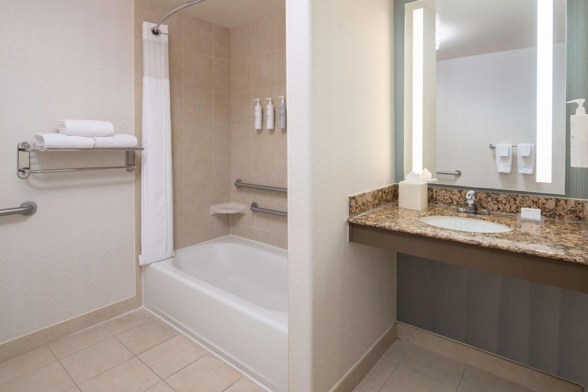 Hilton Garden Inn Fontana Exterior foto